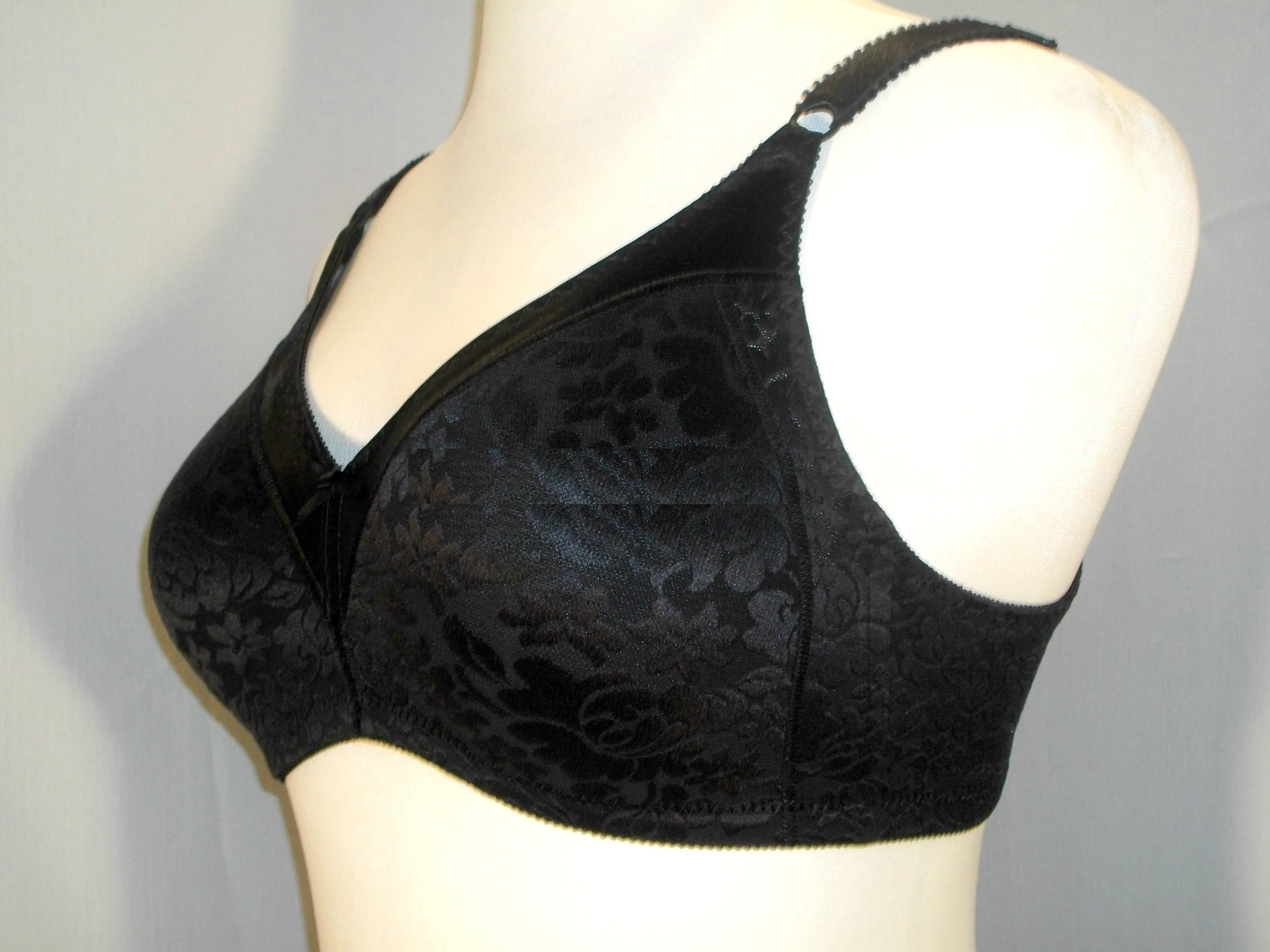 Bali 3372 Double Support Spa Closure Wire Free Bra 38B Black