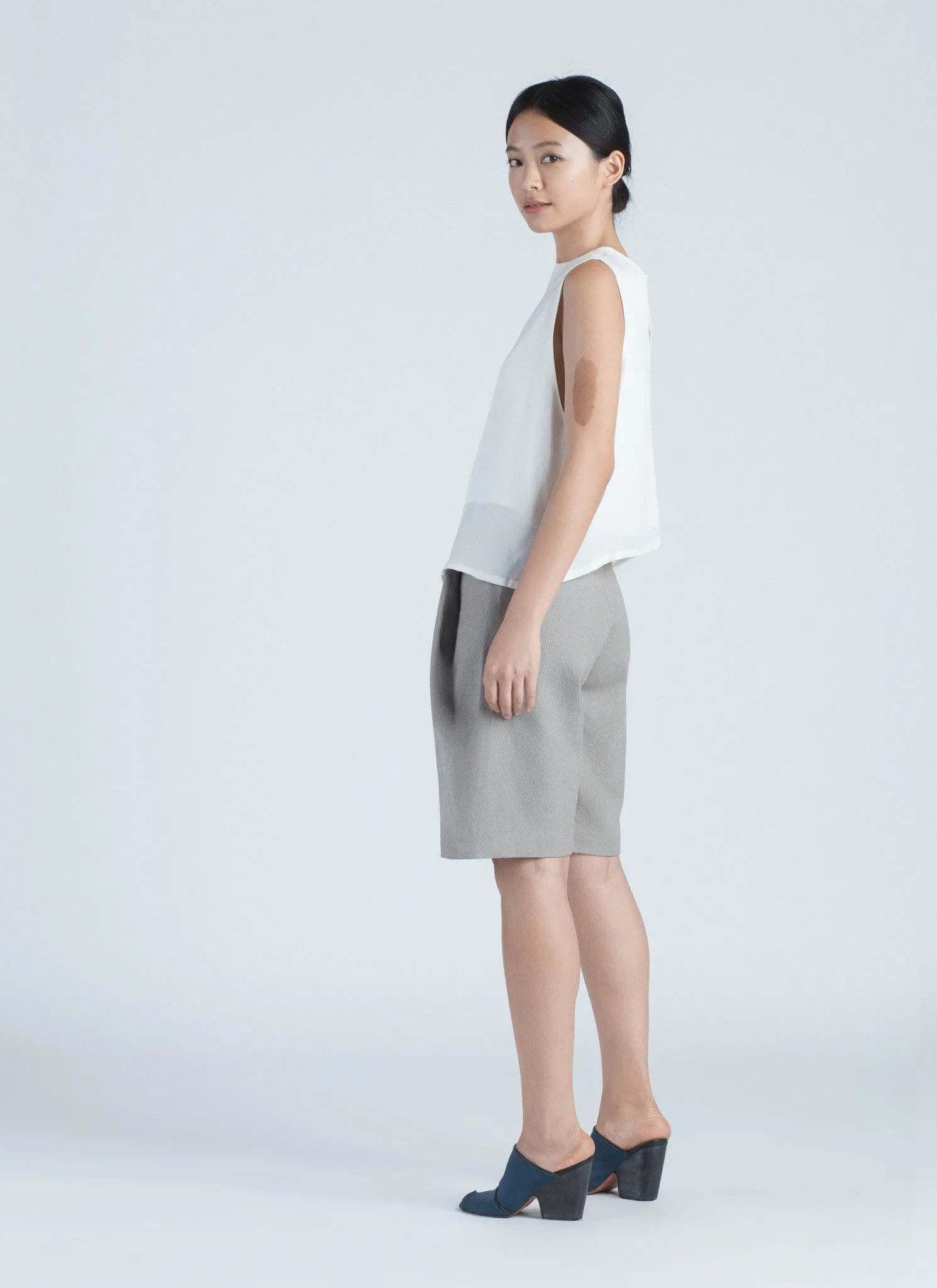 Light Grey Fin Double Side Pleated Shorts