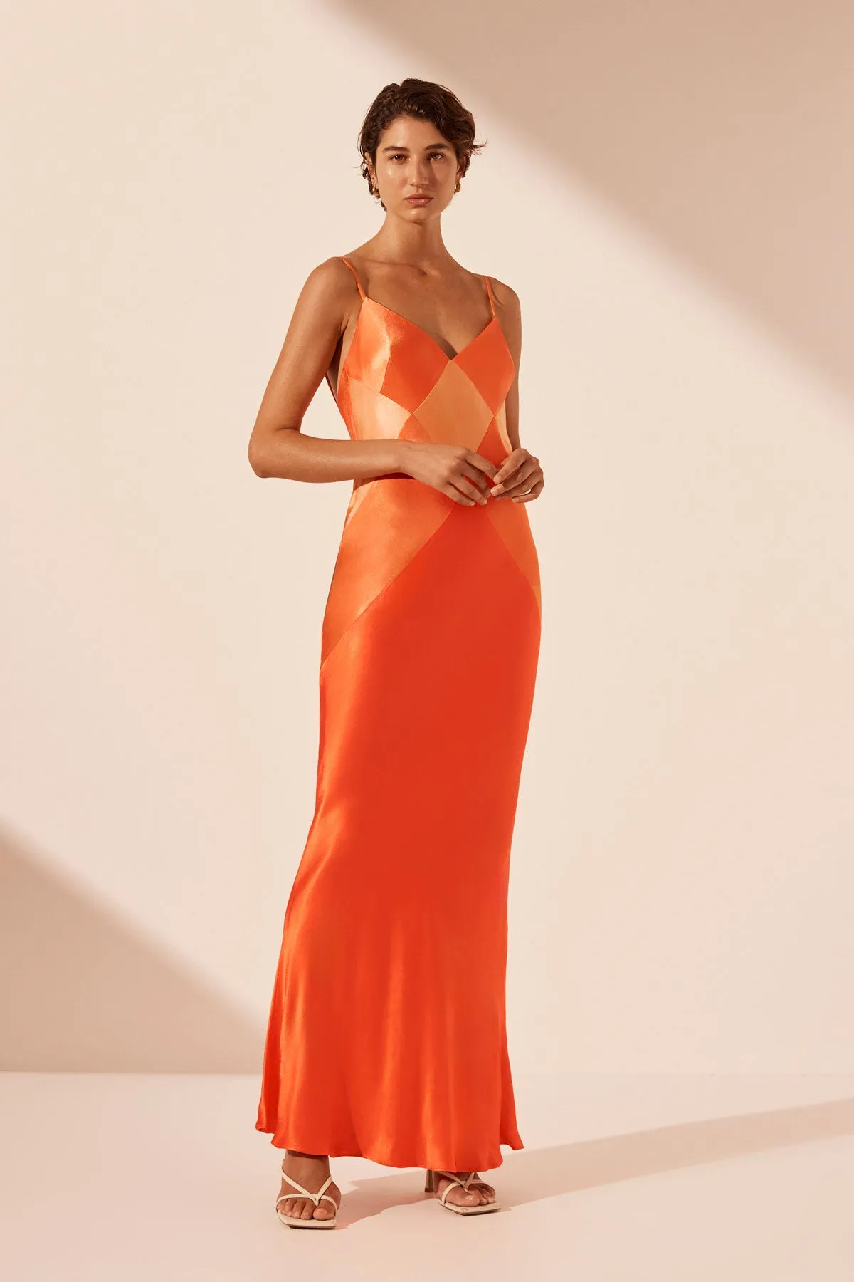 MIA CONTRAST SPLICED MAXI DRESS - RED ORANGE / HIBISCUS